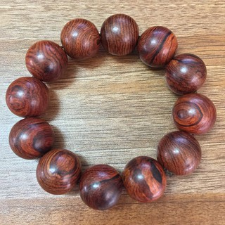 Vòng gỗ sưa