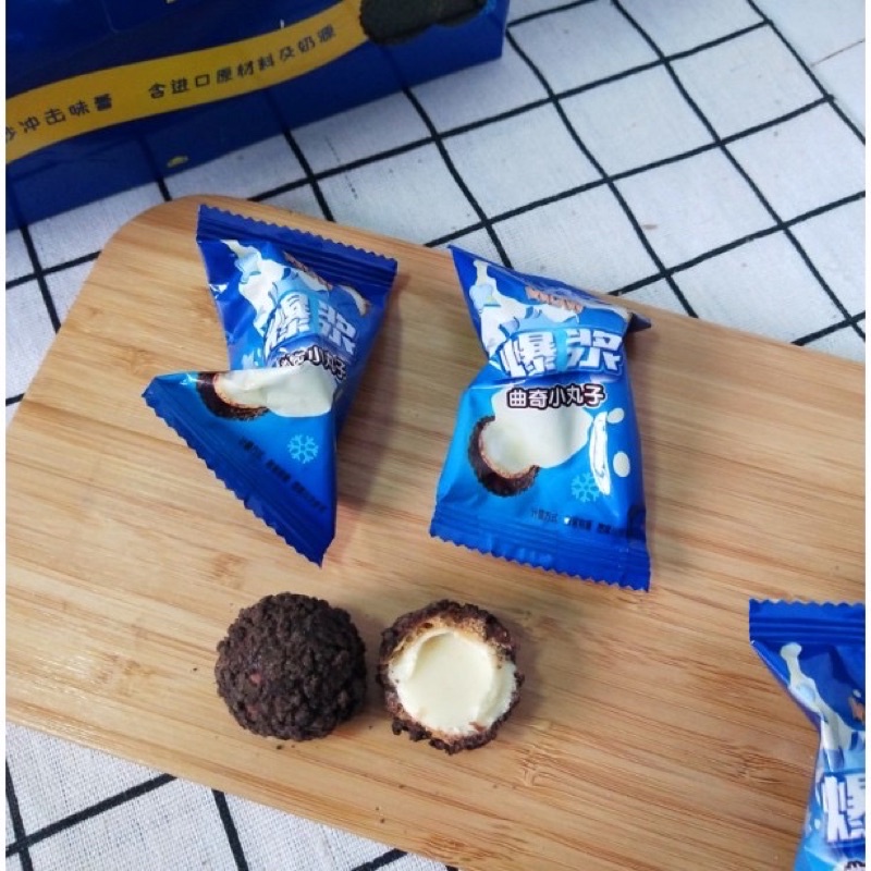 1 HỘP 200gr BÁNH OREO SOCOLA NHÂN CHẢY 3 LỚP