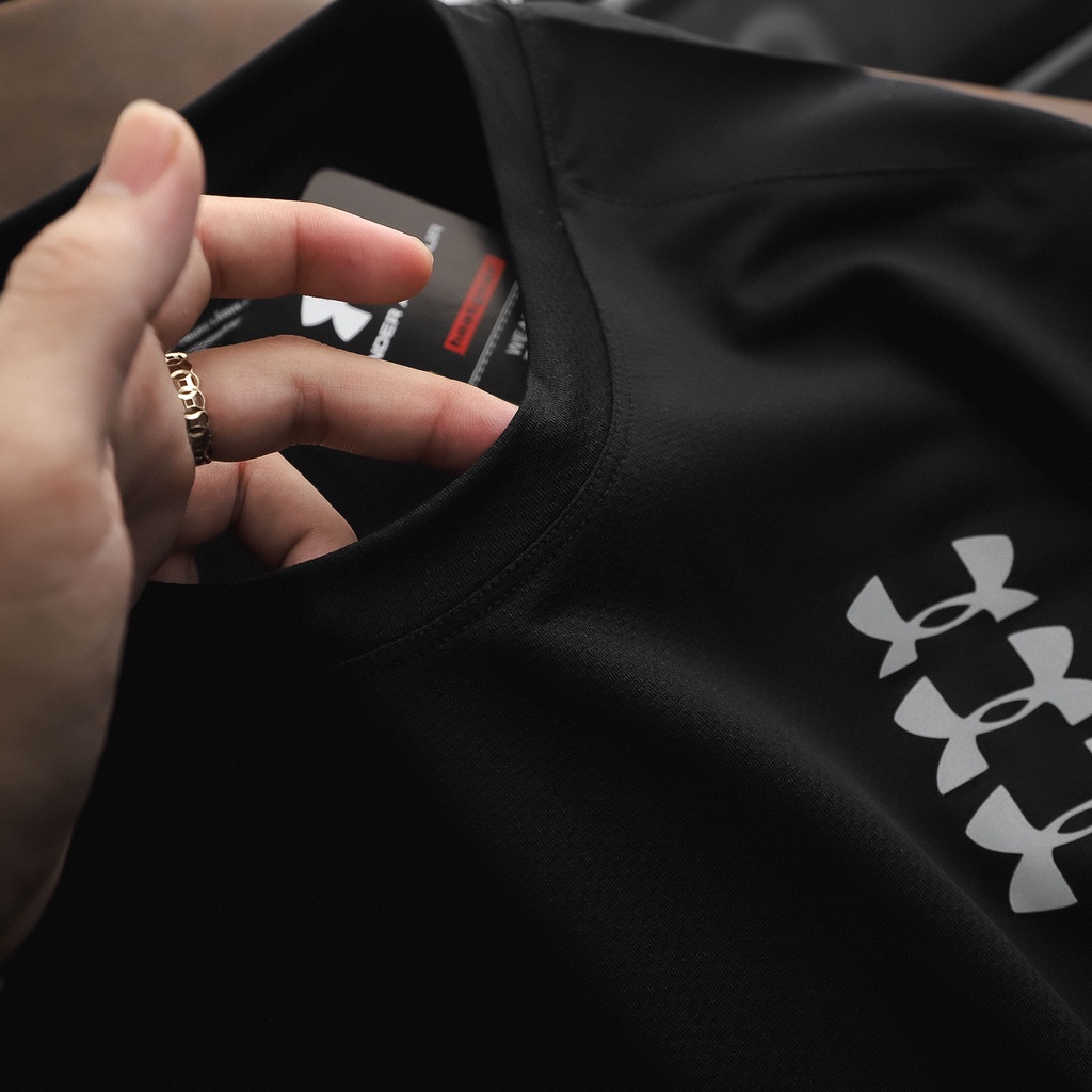 Áo thun nam tập thể thao UD MEN TRAINING FLEECE 3LOGO, sợi vải đan xen thông thoáng, siêu mát, đàn hồi tốt