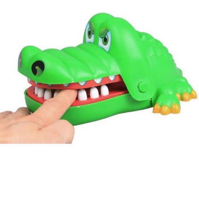 Đồ chơi khám răng cá sấu.