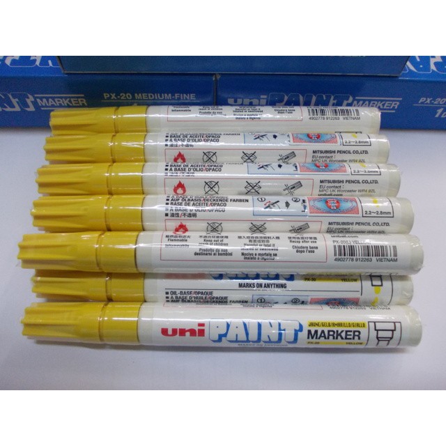 Bút sơn Uni Paint Marker PX20 nét 2.2 - 2.8mm