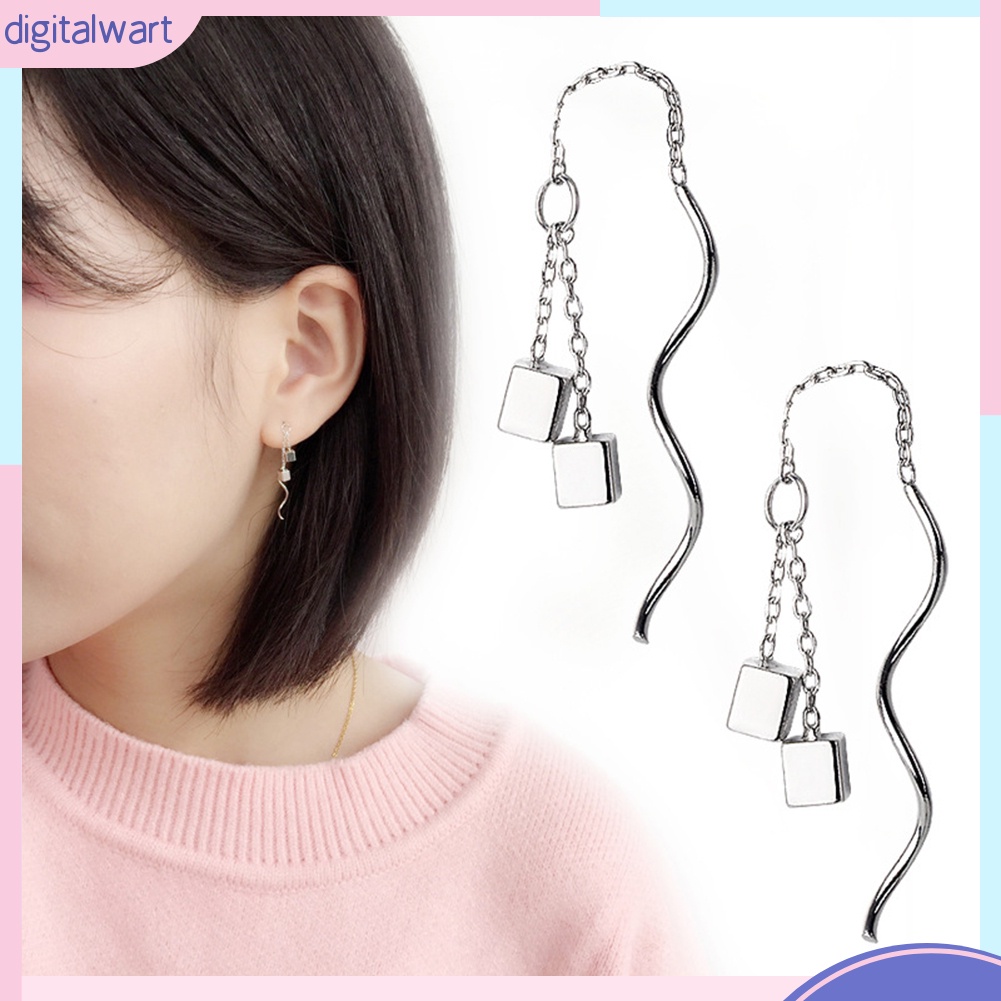 Khuyên tai dáng dài tua rua thời trang dành cho bạn nữ