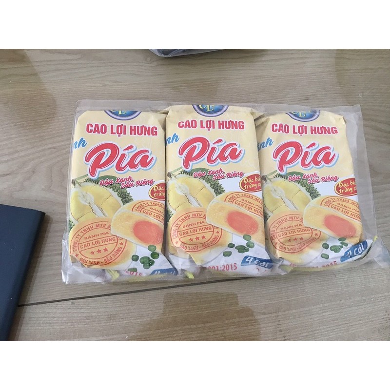 COMBO 12 CÁI  BÁNH PÍA SẦU RIÊNG ĐẬU XANH CAO LỢI HƯNG 180G x 3 GÓI.