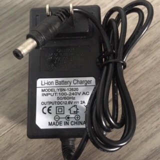 Adapter 12.6v 2A dùng sạc pin lithium 12.6v 3s có báo đầy