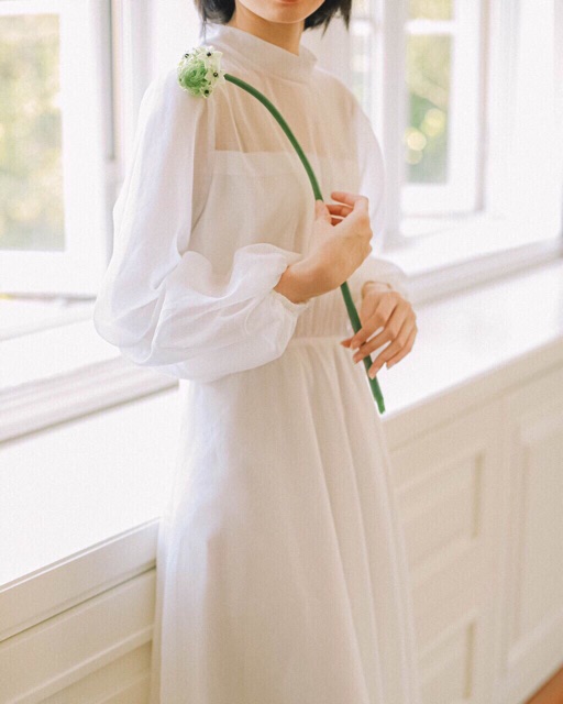 Đầm trắng ren lưới tiểu thư