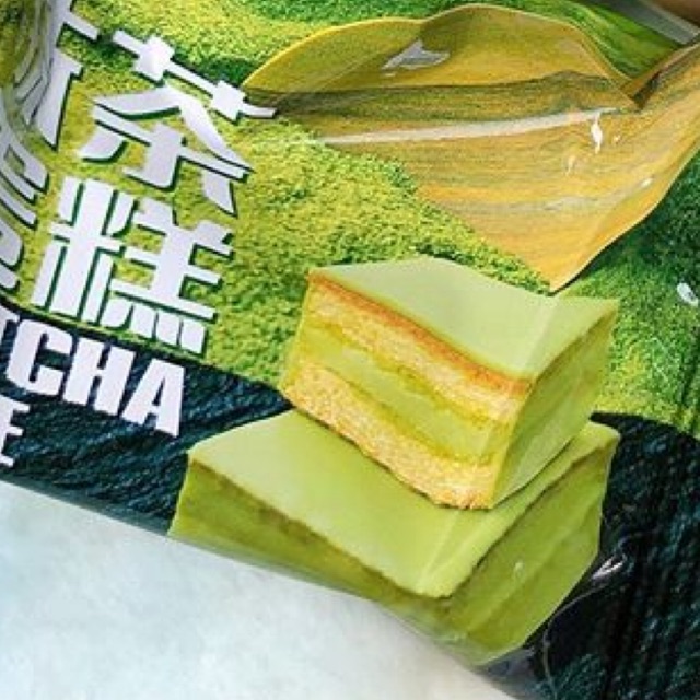 Bánh bông lan matcha