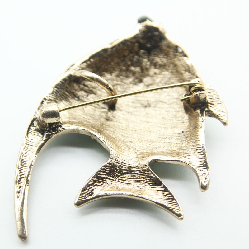 Ghim Cài Áo Hình Cá Đính Đá Cao Cấp Cho Nam Nữ