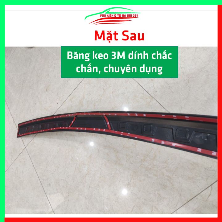 Ốp chống trầy cốp ngoài nhựa đen Corolla Cross 2020-2023 hàng loại 1 dán cốp sau chống xước trang trí xe