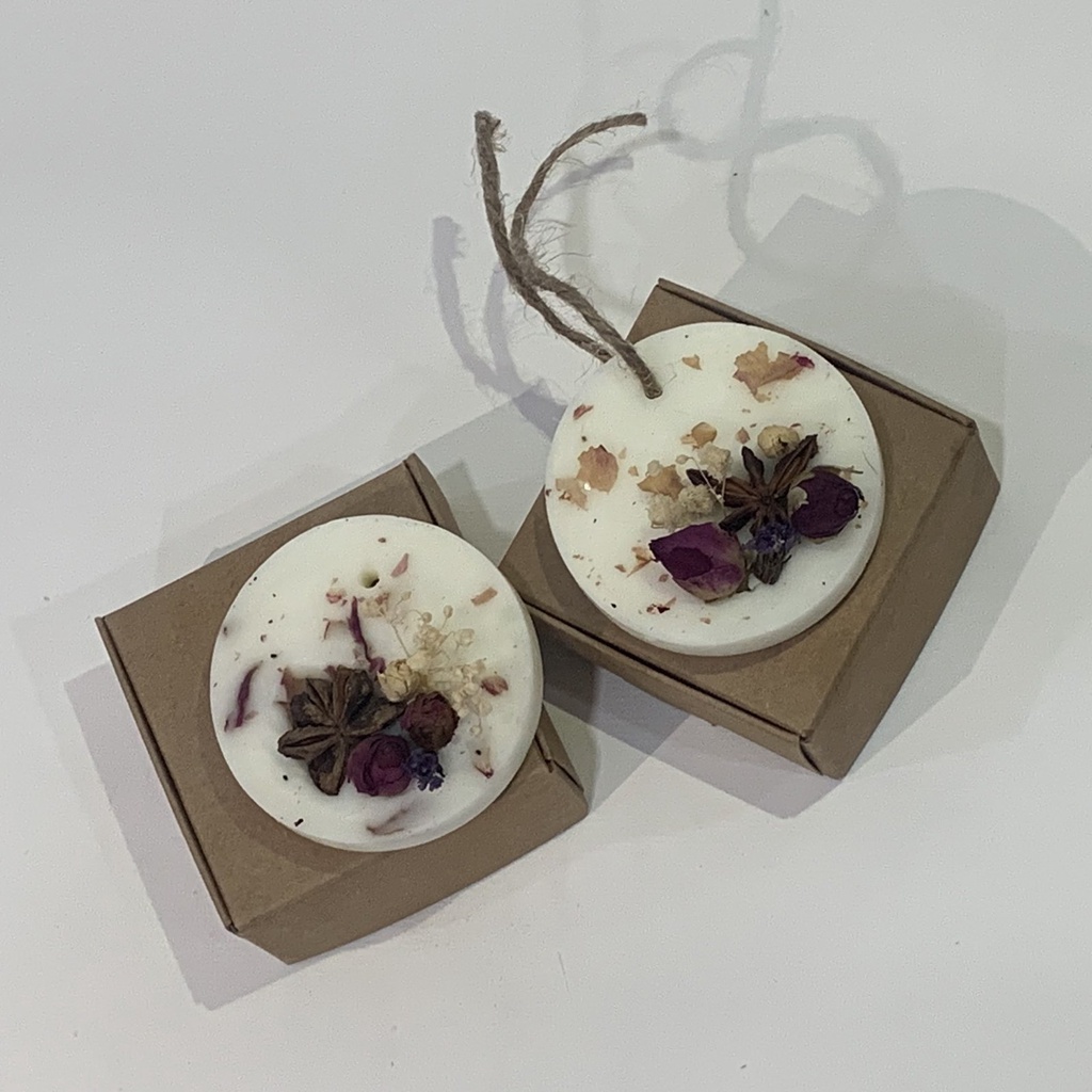 Sáp Thơm Treo Từ Tinh Dầu Thiên Nhiên Hương Thơm Bền Lâu