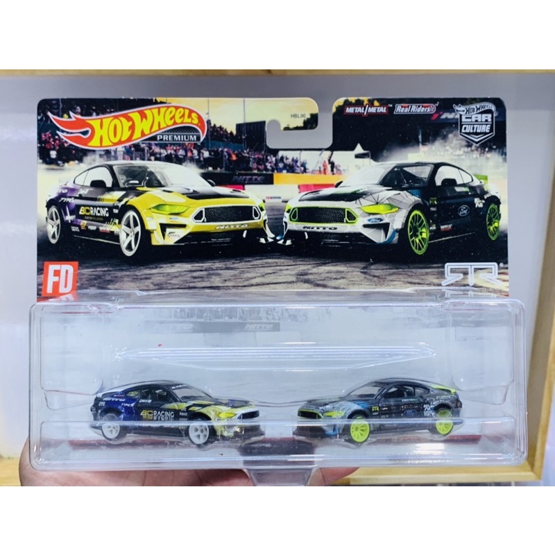 Hobby Store xe mô hình Hot Wheels Premium Pack 2 Ford Mustang RTR 21 - Ford Mustang RTR 20