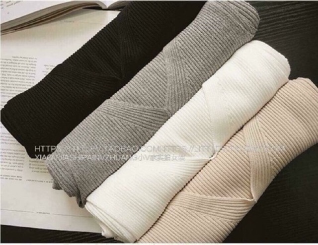 Áo montoghi sát nách cổ tim chất đẹp, co giãn tốt, kết hợp trong vest hoặc cardigan đẹp tuyệt vời lun! Hàng FS dưới 58kg