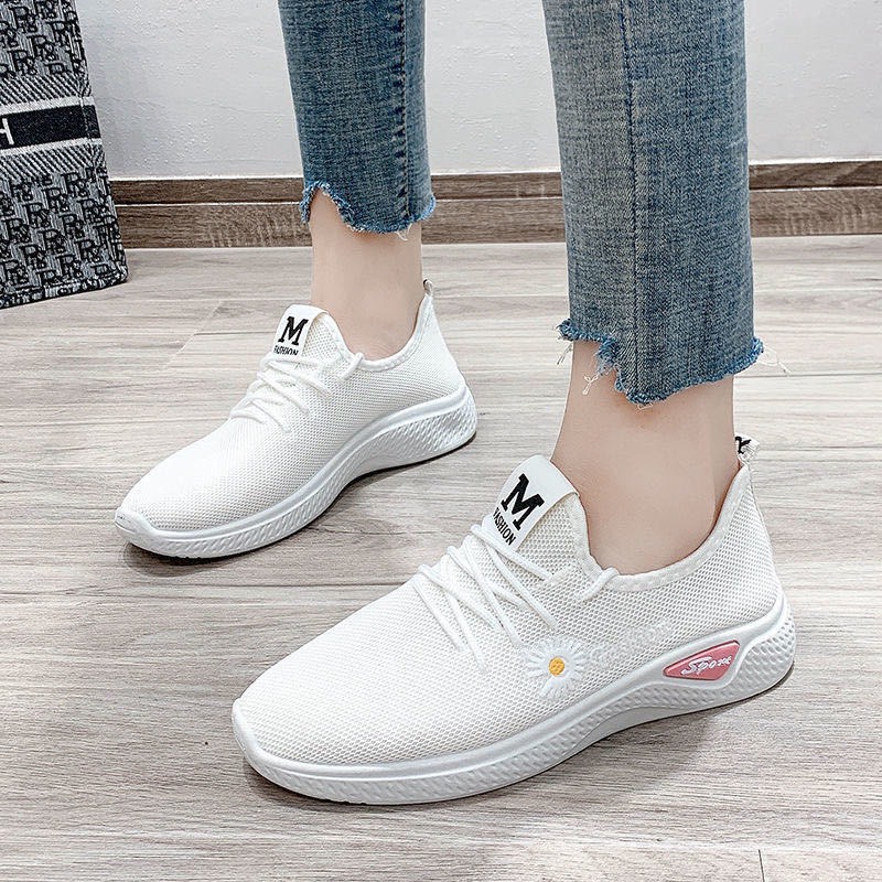 Giày sneakers thể thao nữ Fashion cúc Chữ M thoáng khí có 2 màu