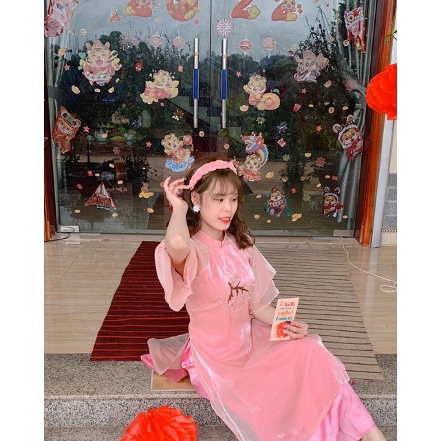 Áo dài cách tân thêu hoa