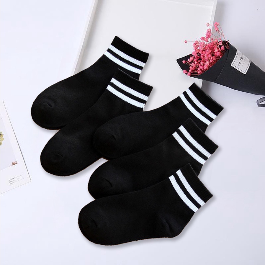 Tất vớ cổ ngắn nam nữ sọc ngang trắng đen thời trang Unisex Hàn Quốc - Only Store