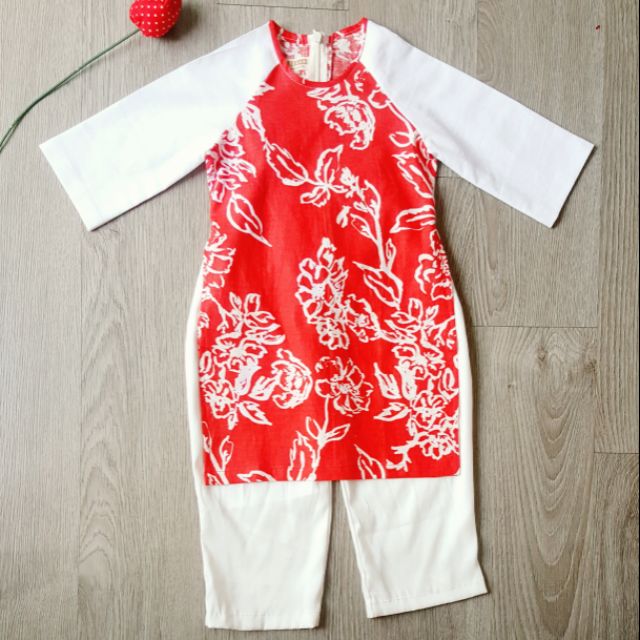 Áo dài linen hoa đỏ