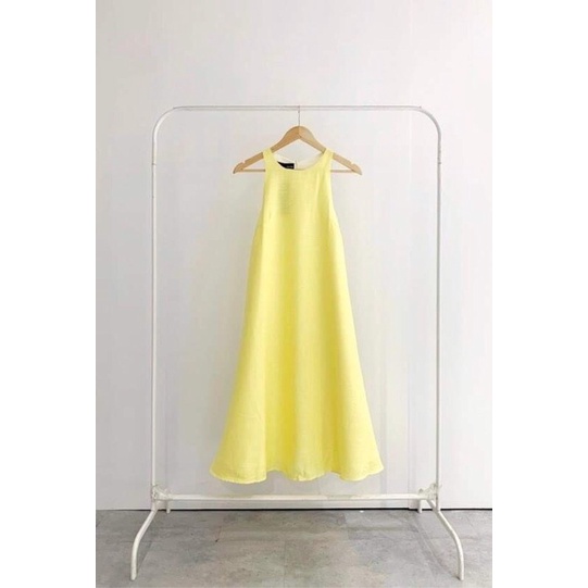 Đầm vàng sát nách Dottie size S