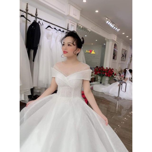Áo cưới tùng rộng kim tuyến