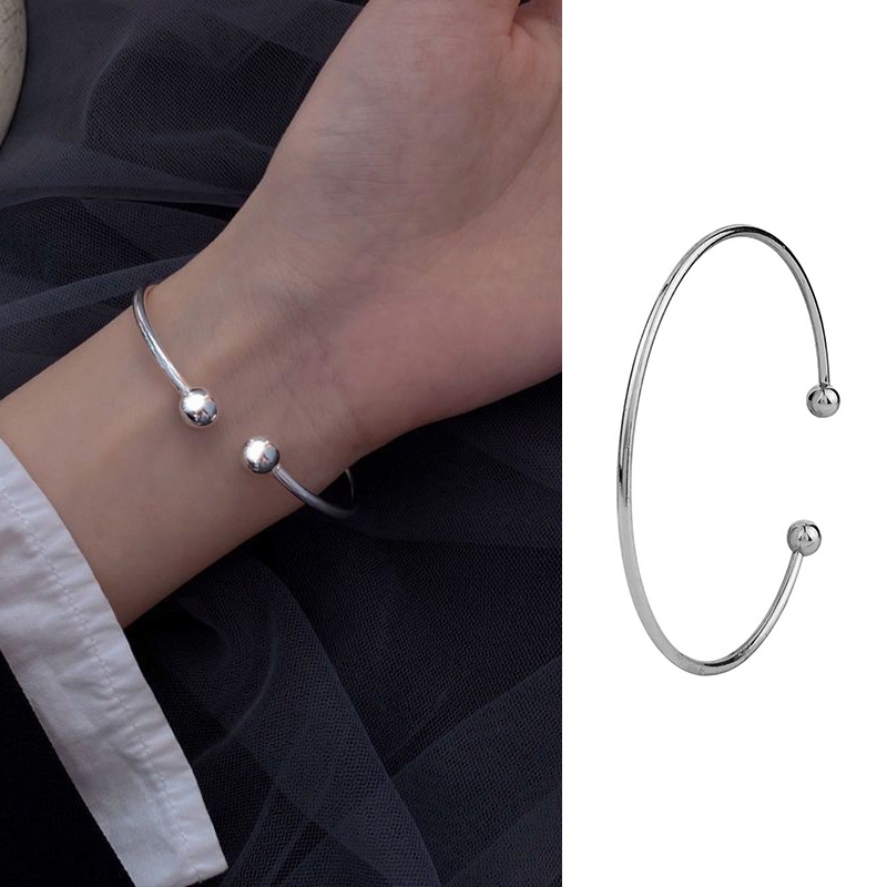 Vòng Tay Hở Màu Bạc Có Thể Điều Chỉnh Đính Hạt Charm