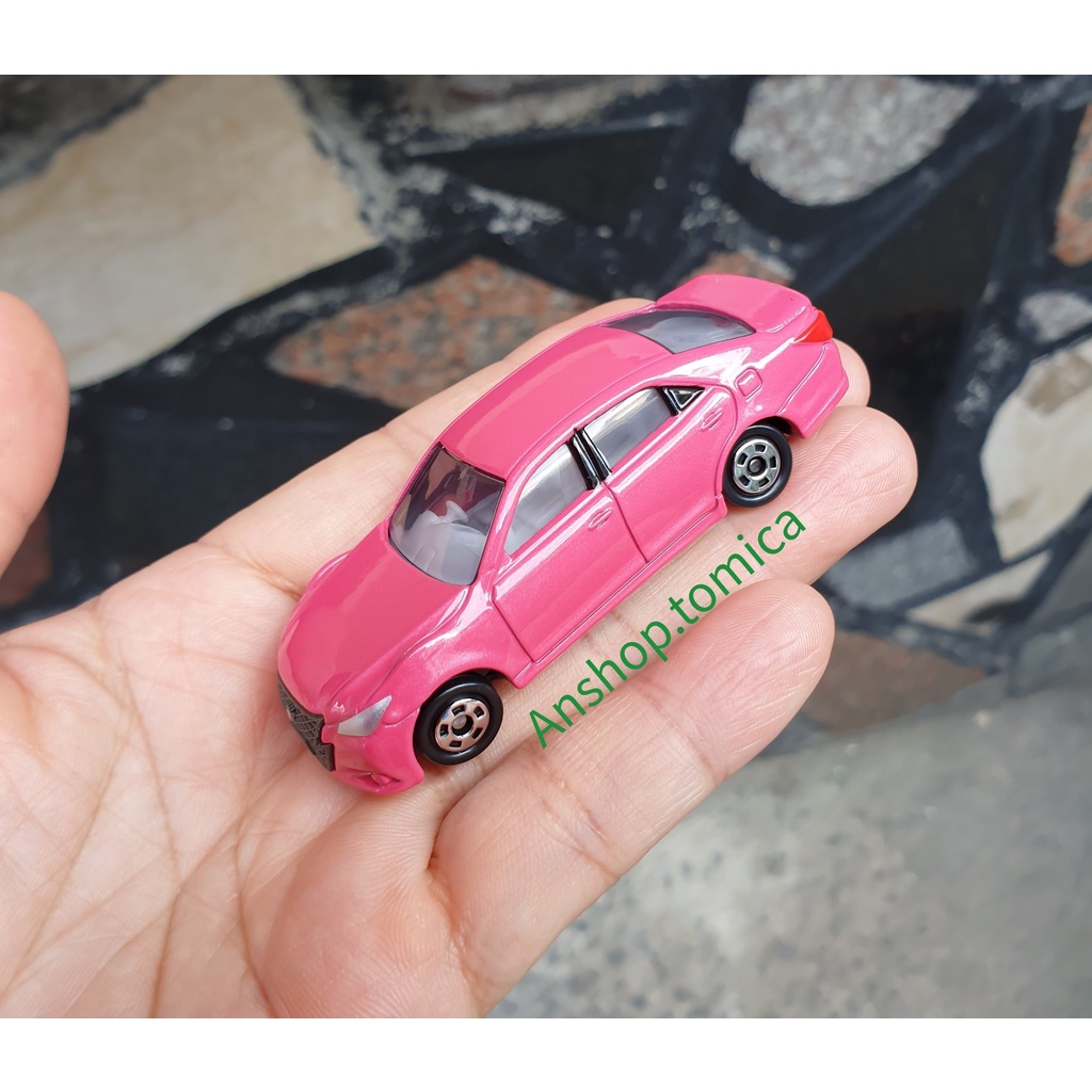 Mô hình xe Toyota màu hồng tomica Nhật Bản No92