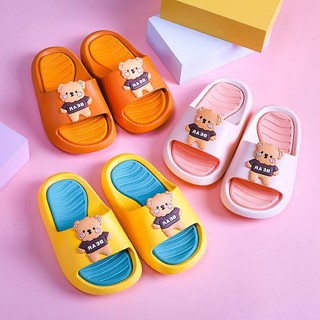 Dép đúc bánh mì nguyên khối cho bé trai bé gái đính kèm sticker cho bé trai bé gái