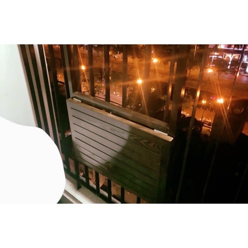 Bàn treo ban công gấp được màu đen GREEN HOME