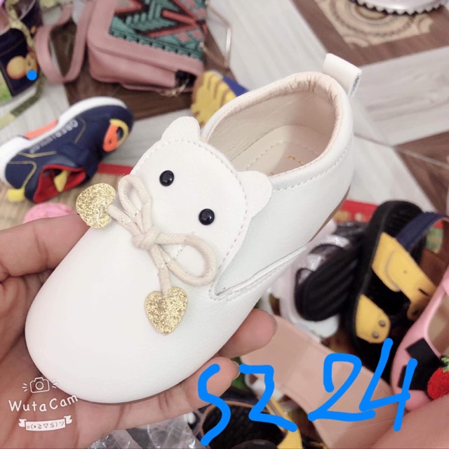 Giày dép trẻ em