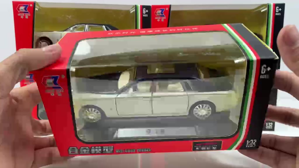 Rolls-Royce Phantom VIII Kèm Đế Trưng Bày