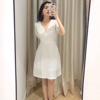 Đầm trắng cổ tim tay lỡ