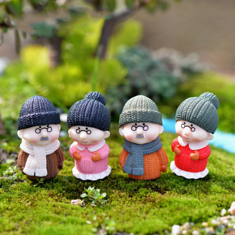 Set 2 Mô Hình Ông Bà Trang Trí Sân Vườn