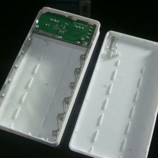 Box sạc dự phòng 6 cell có lò xo đen
