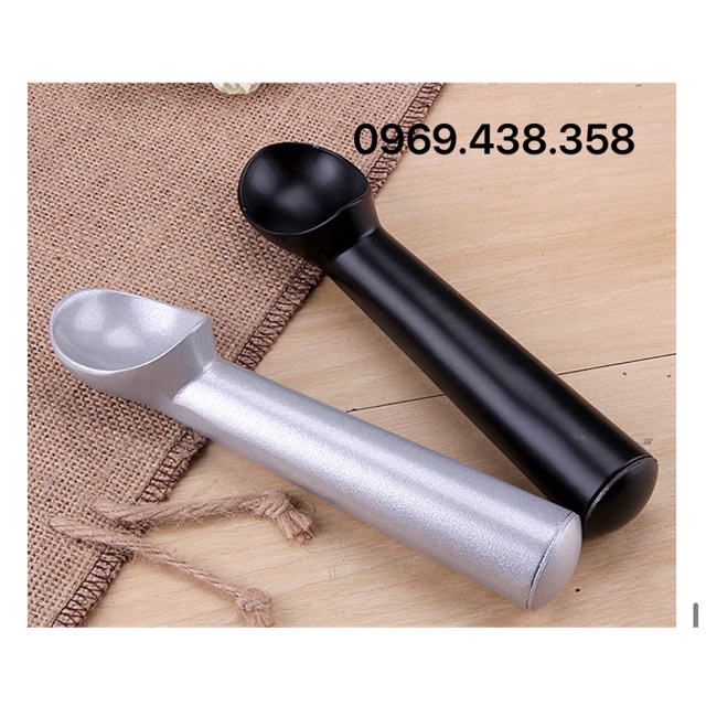 Dụng cụ múc kem