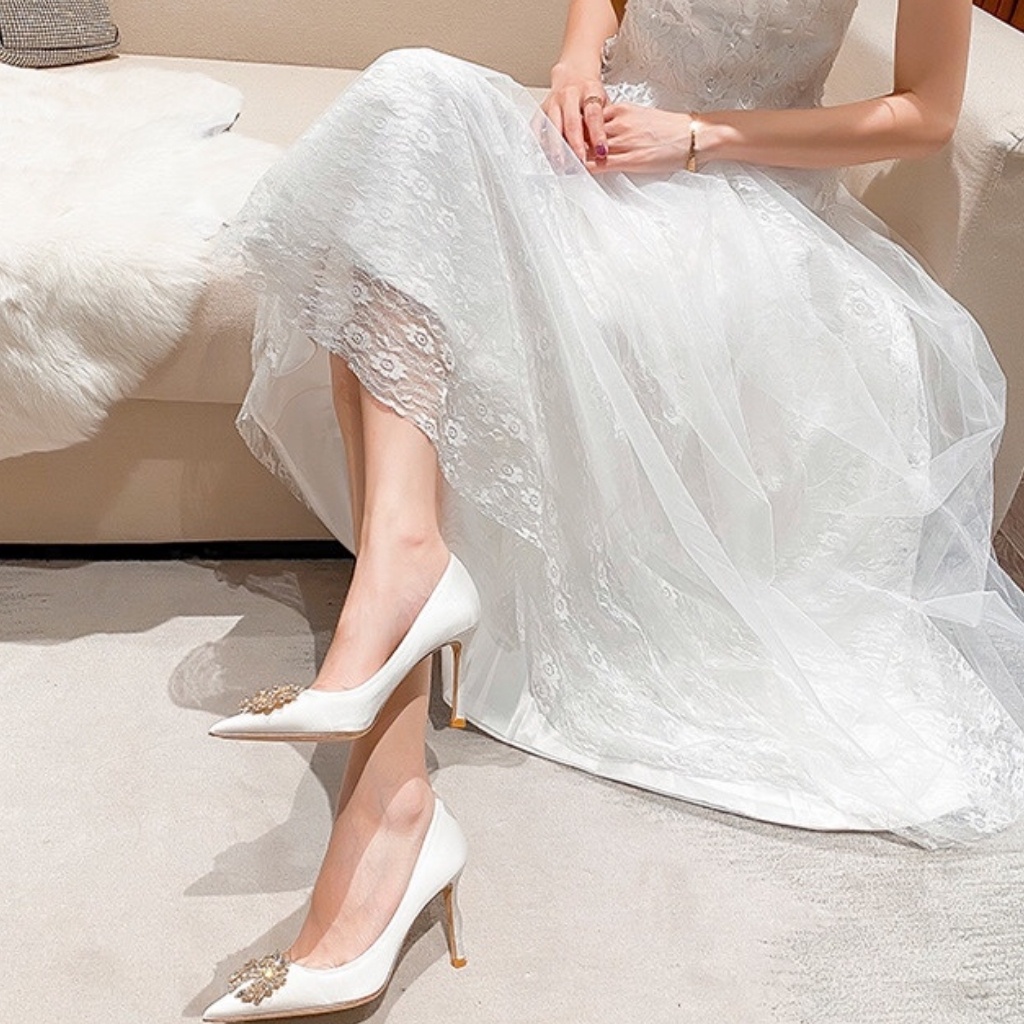 Giày cao gót, giày cưới cô dâu màu trắng chất liệu lụa satin đính đá cao cấp - GCCD008