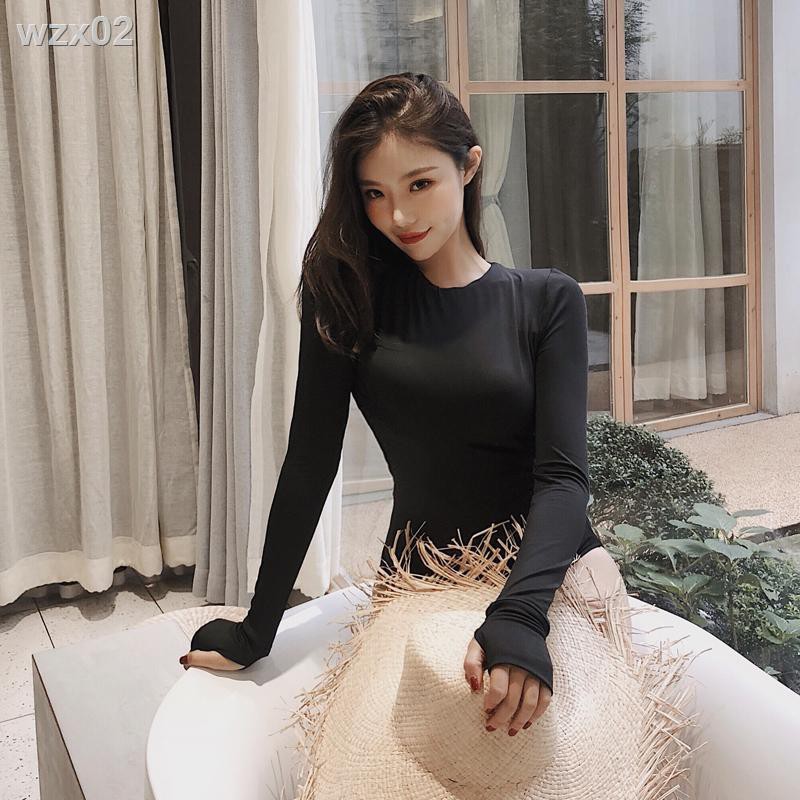 2020 new sexy bảo thủ áo tắm một mảnh màu đen nữ dài tay hở lưng che bụng đồ bơi ngực size mỏng Hot Spring | BigBuy360 - bigbuy360.vn