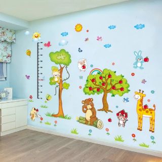 Decal dán tường bác gấu nâu và thước đo khỉ