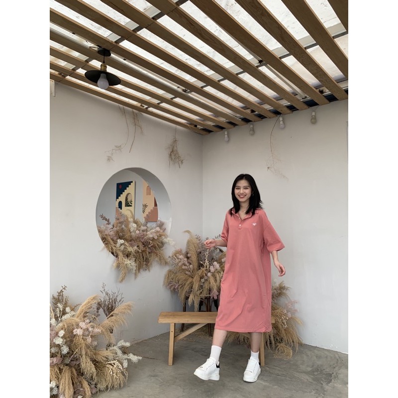 V202 - VÁY POLO CHỮ NỔI