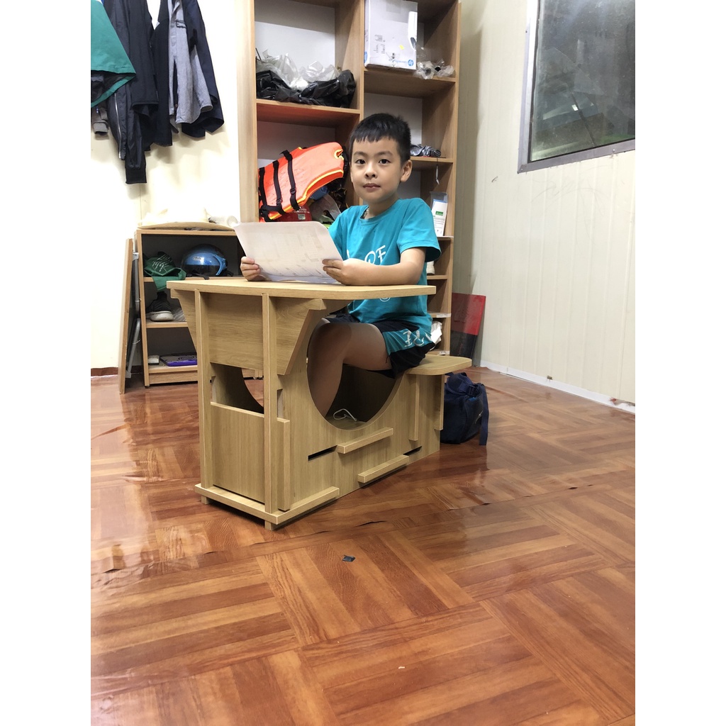 BÀN HỌC THÔNG MINH CHO BÉ YÊU - Hình con ngựa chống gù lưng