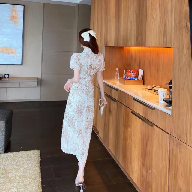 Sườn Xám Cách Tân Dáng Dài Hoa Nhí Xẻ Đùi