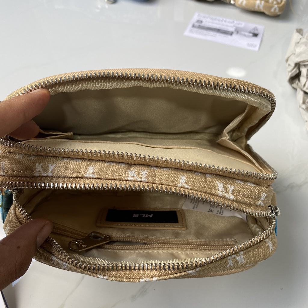 túi đeo chéo MLB dáng vuông hàng xuất dư size 18 cm đủ màu