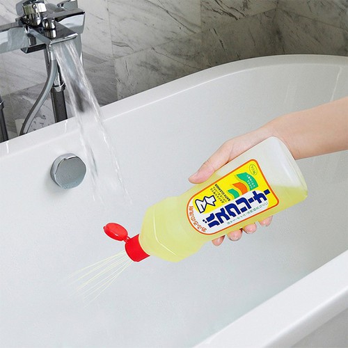Nước tẩy rửa nhà tắm Super Bass hương chanh Rocket 500ml nội địa Nhật Bản
