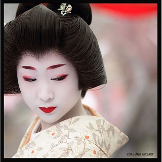 MÀU TRẮNG MAKEUP - MÀU  NÉN VẼ MẶT HÓA TRANG CHUYÊN NGHIỆP Đủ màu Đen / đỏ / Xanh / vàng