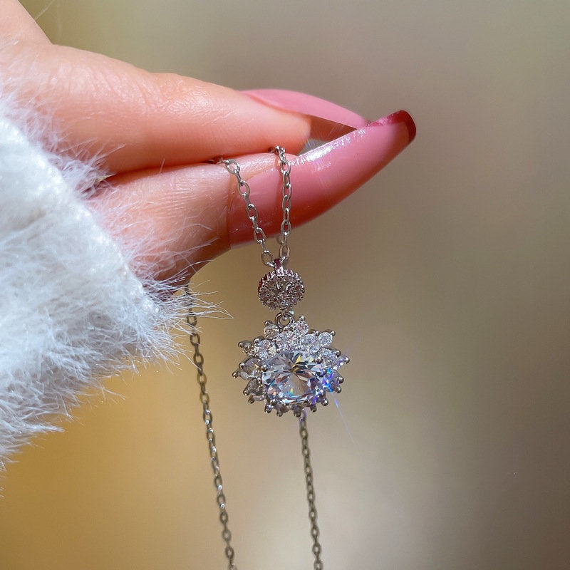 Vòng cổ titan nữ mạ bạc mặt hoa hướng dương đá pha lê cao cấp thời trang sang trọng mẫu mới 2023