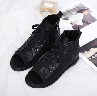 Giày boots hở mũi cột dây -400k