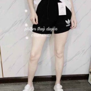 {Sale} Quần Short đũi thêu.