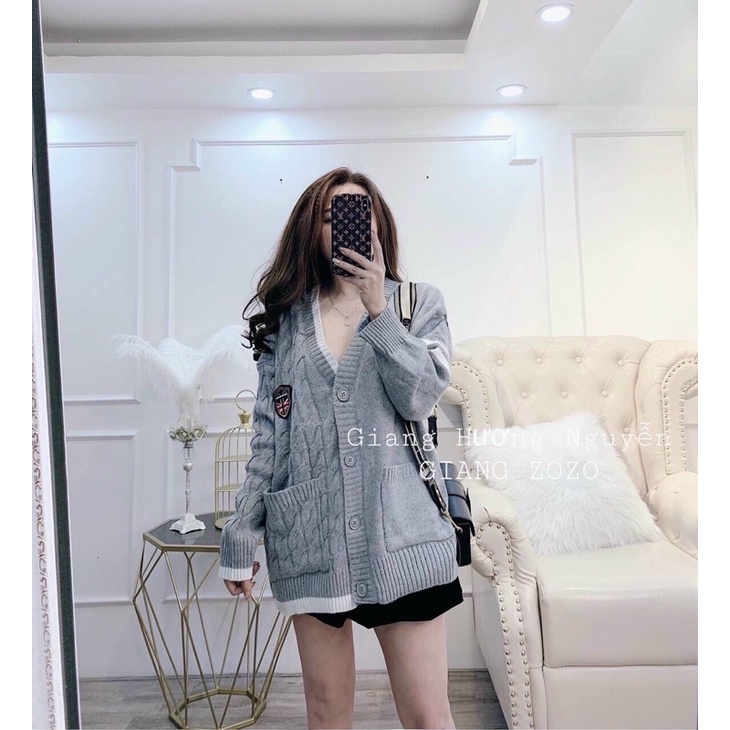 Áo khoác len Cadigan len xám khuy đồng màu, huy hiệu hàng Quảng Châu