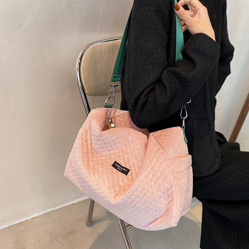 Túi đeo vai IELGY có sức chứa lớn trọng lượng nhẹ dùng khi tập thể thao độc đáo