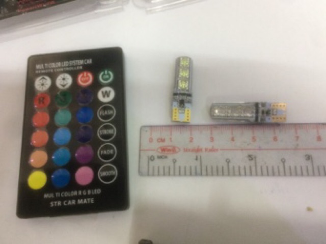 Đèn led demi T10 đổi màu theo remote ( kèm pin)