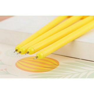 Bút mực nước đen hình minion 10c
