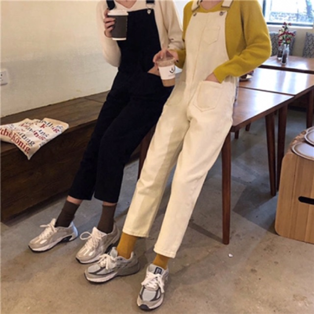 Quần yếm bò jeans Ulzzang màu đen trắng / yếm jeans ống suông Ulzzang | BigBuy360 - bigbuy360.vn