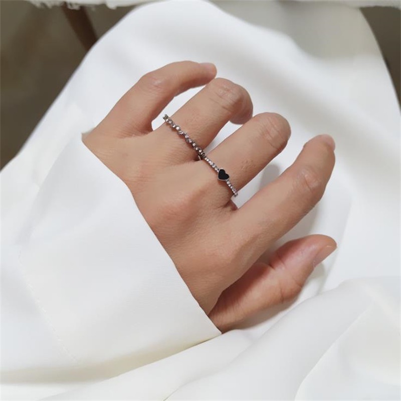 Nhẫn đính đá zircon hình trái tim màu đen đơn giản thời trang nữ tính