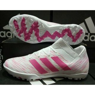 Giày đá bóng nemeziz hồng messi